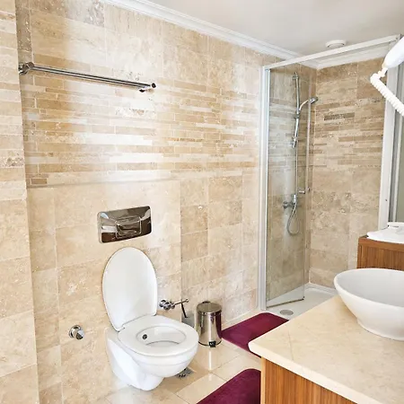 2-bedroom Sea View In Gold Apartment