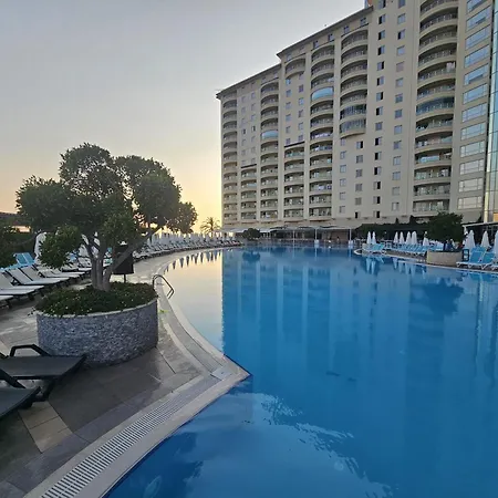 Apartament 2-bedroom Sea View In Gold